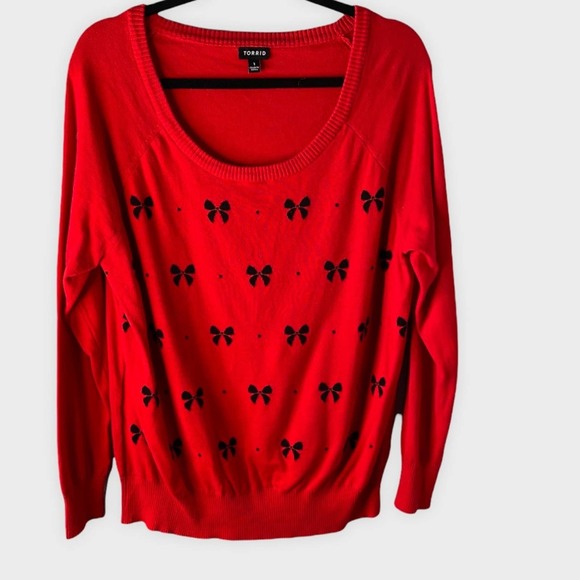 TORRID RED BOW PATTERNED PULLOVER CREWNECK SWEATER SIZE 1X - Picture 6 of 7